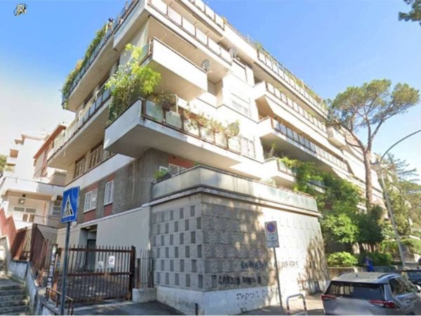 appartamento in vendita a Roma in zona Tomba di Nerone