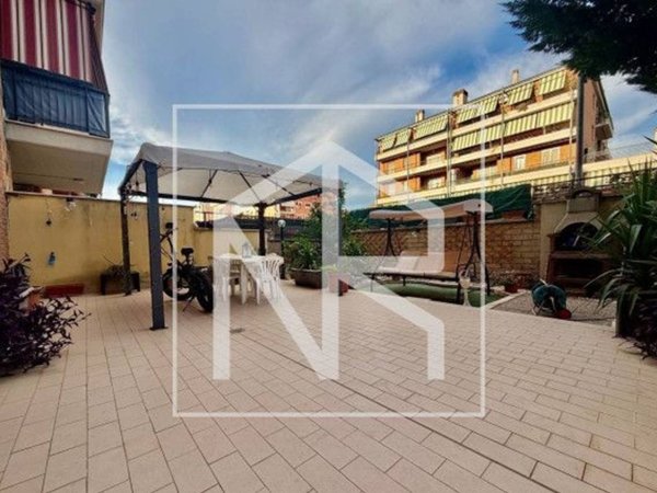 appartamento in vendita a Roma in zona Castelverde