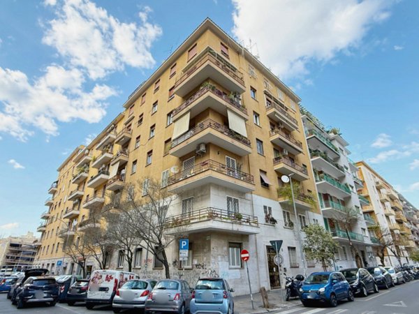 appartamento in vendita a Roma in zona Appio Latino