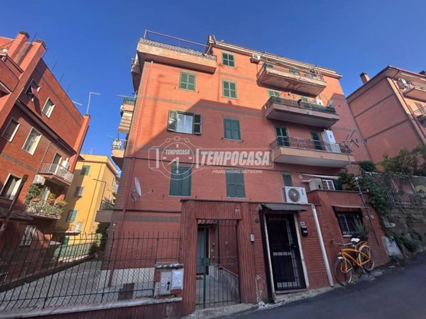 appartamento in vendita a Roma in zona Tomba di Nerone