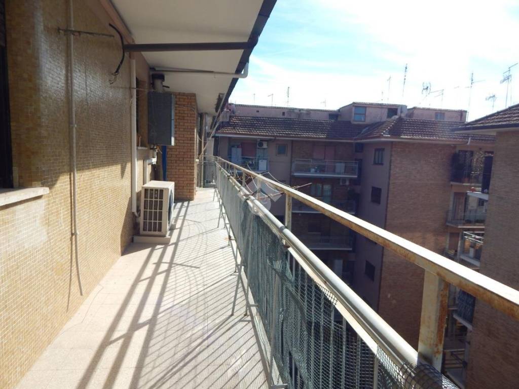 appartamento in vendita a Roma in zona Tuscolano