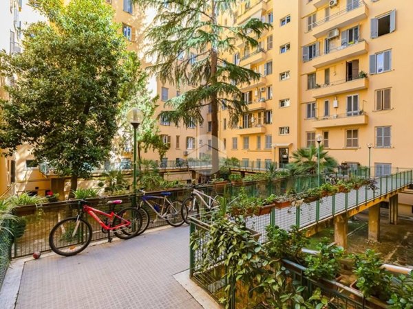 appartamento in vendita a Roma in zona Ostiense