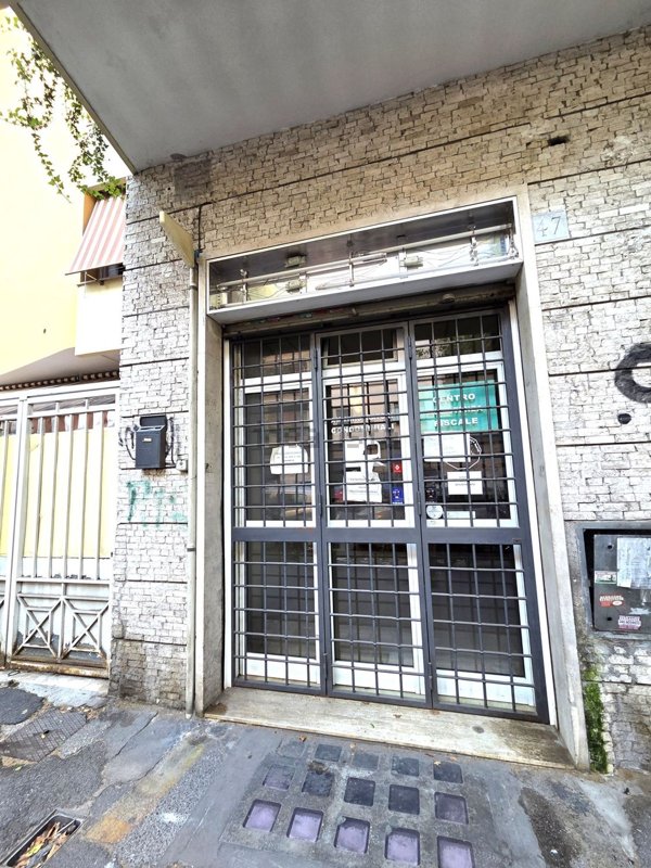 ufficio in vendita a Roma in zona Appio Latino