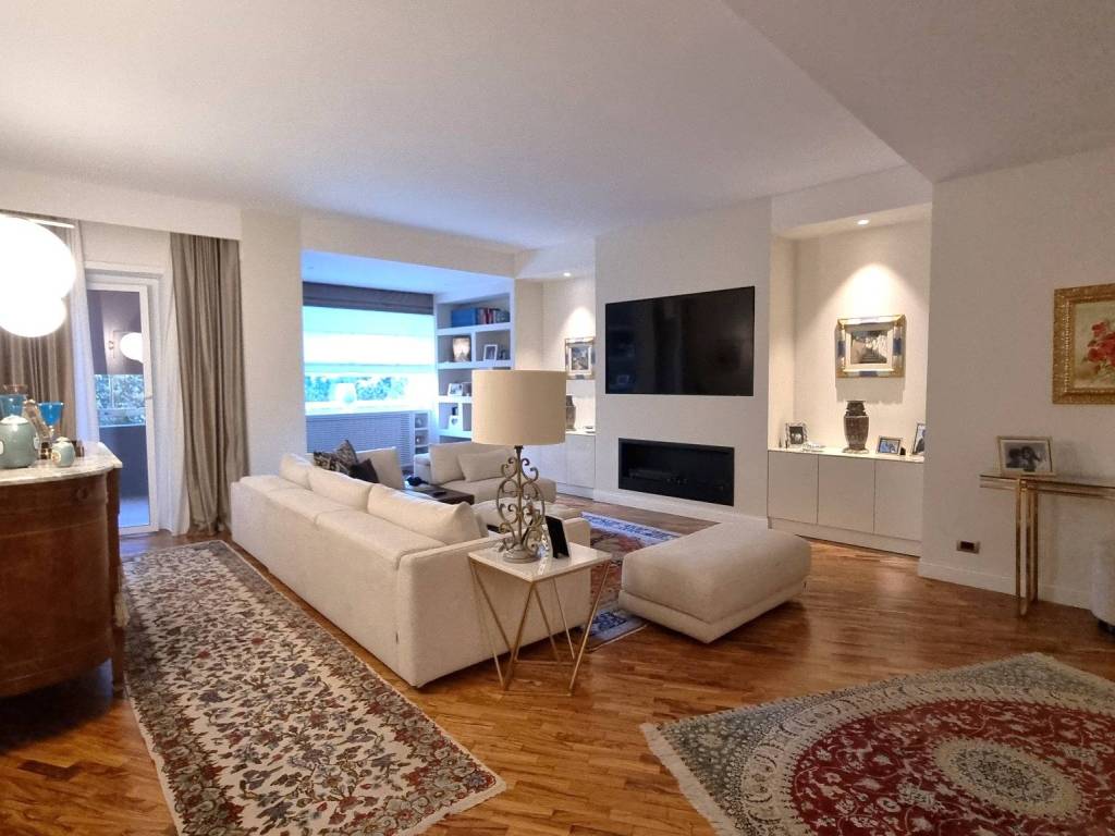 appartamento in vendita a Roma in zona Mostacciano