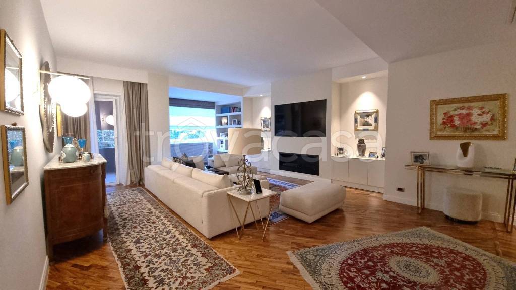 appartamento in vendita a Roma in zona EUR