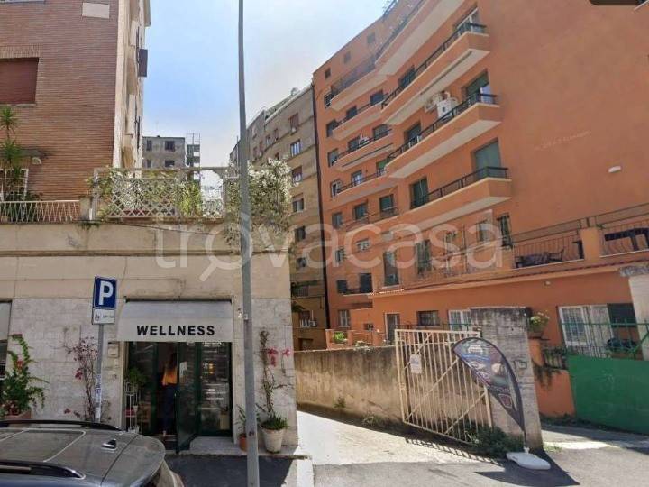 locale commerciale in vendita a Roma in zona Trieste