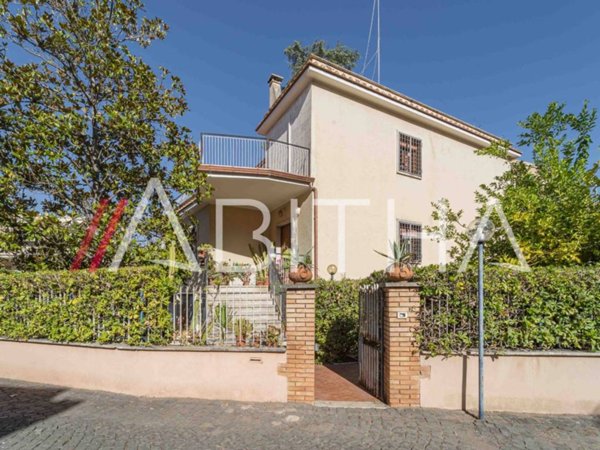 casa indipendente in vendita a Roma in zona Monte Sacro/Talenti