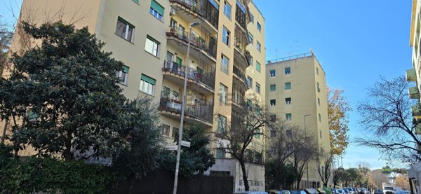 appartamento in vendita a Roma in zona Ostiense