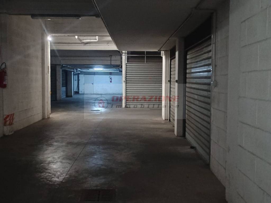 box auto in vendita a Roma in zona Castelverde