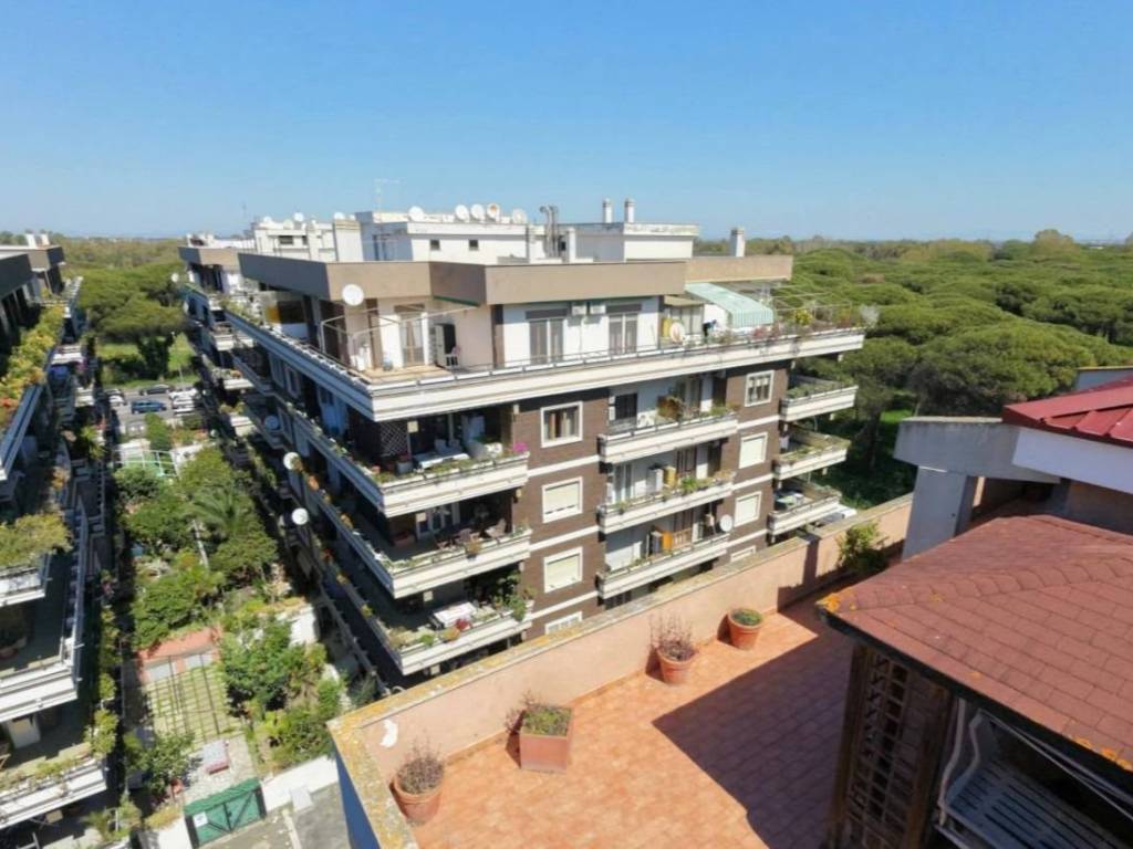 appartamento in vendita a Roma in zona Ostia