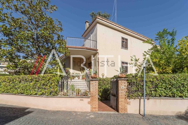 casa indipendente in vendita a Roma in zona Monte Sacro/Talenti