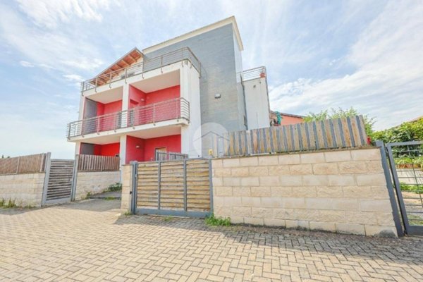 appartamento in vendita a Roma in zona Castelverde