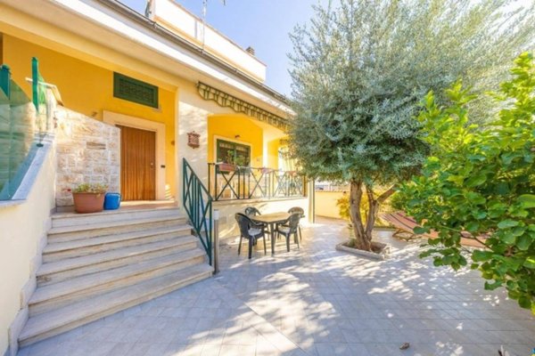 casa indipendente in vendita a Roma in zona Castelverde