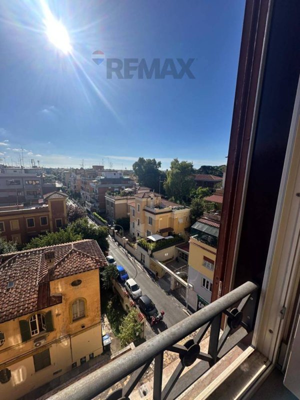 appartamento in vendita a Roma in zona Appio Latino