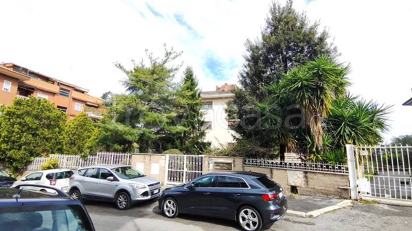 appartamento in vendita a Roma in zona Mostacciano