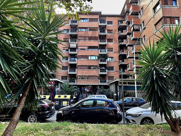 appartamento in vendita a Roma in zona Tuscolano