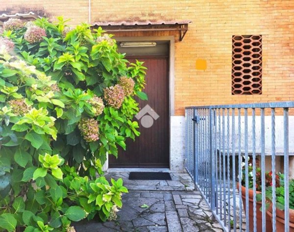 appartamento in vendita a Roma in zona Corviale