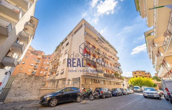 appartamento in vendita a Roma in zona Tuscolano