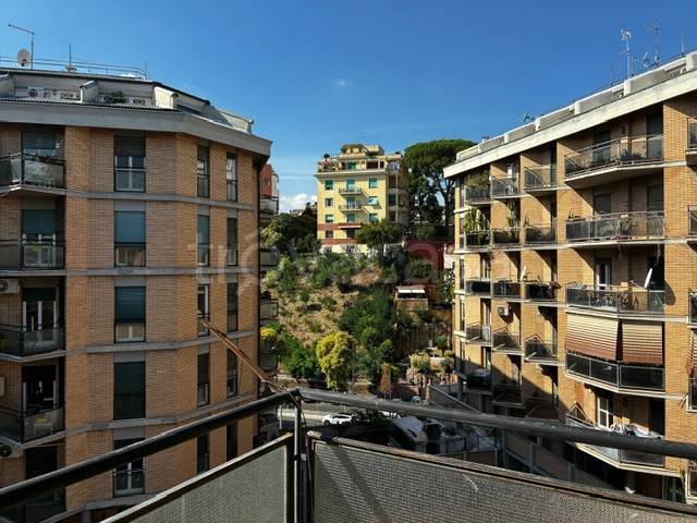 appartamento in vendita a Roma in zona Gianicolense