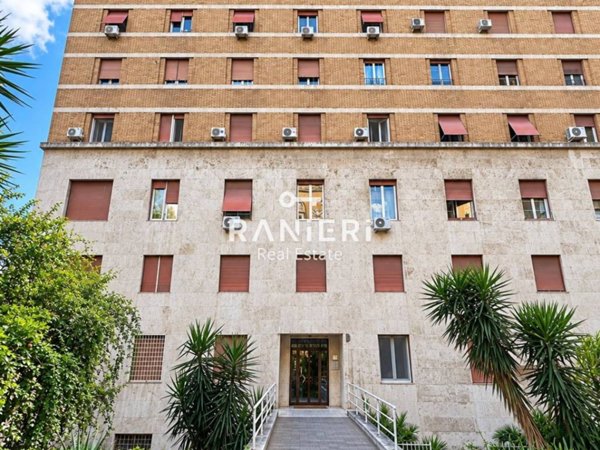 appartamento in vendita a Roma in zona Ostiense