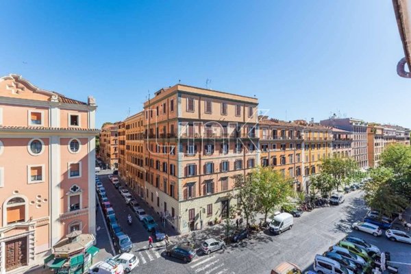 appartamento in vendita a Roma in zona Esquilino