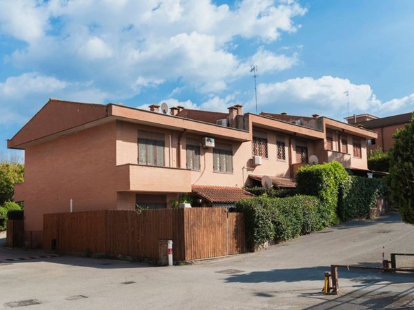 appartamento in vendita a Roma in zona Tor di Quinto
