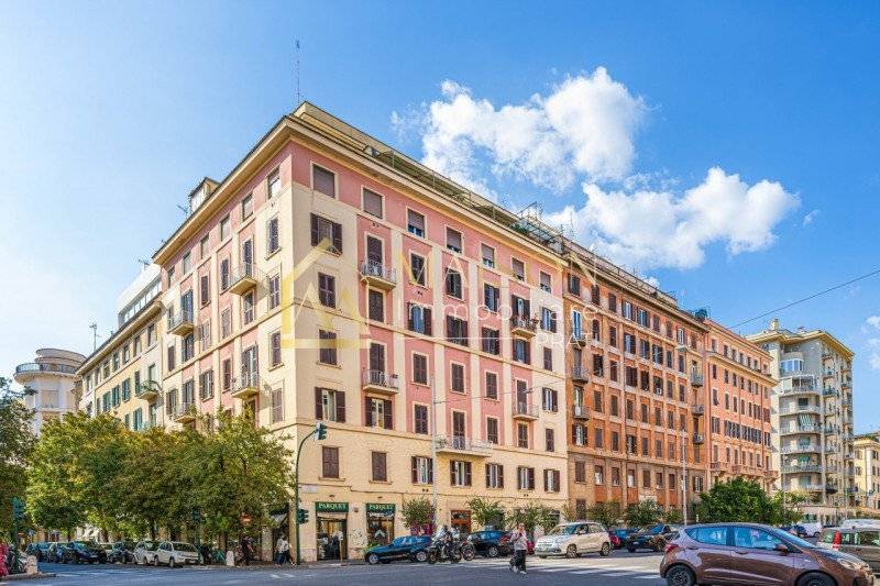 appartamento in vendita a Roma in zona Della Vittoria
