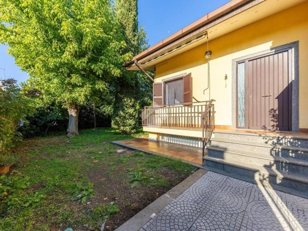 casa indipendente in vendita a Roma in zona Casal Morena
