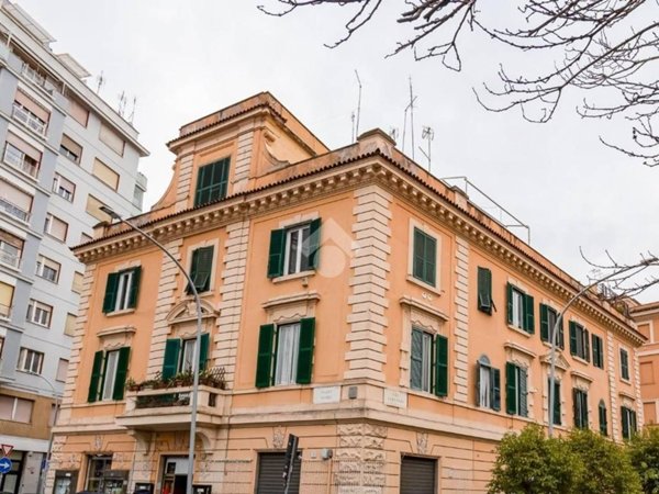 appartamento in vendita a Roma in zona Appio Latino