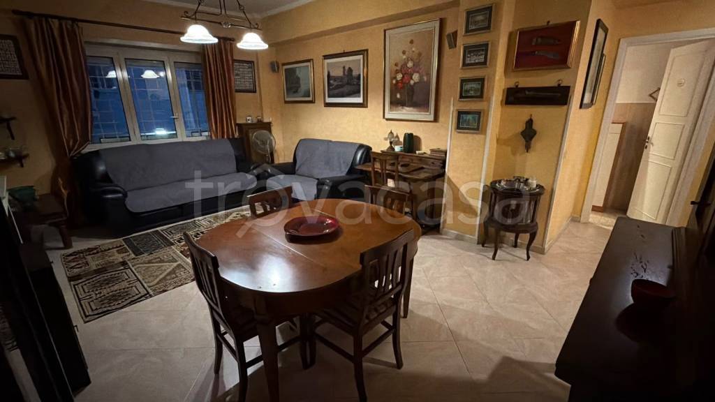 appartamento in vendita a Roma in zona Ardeatino