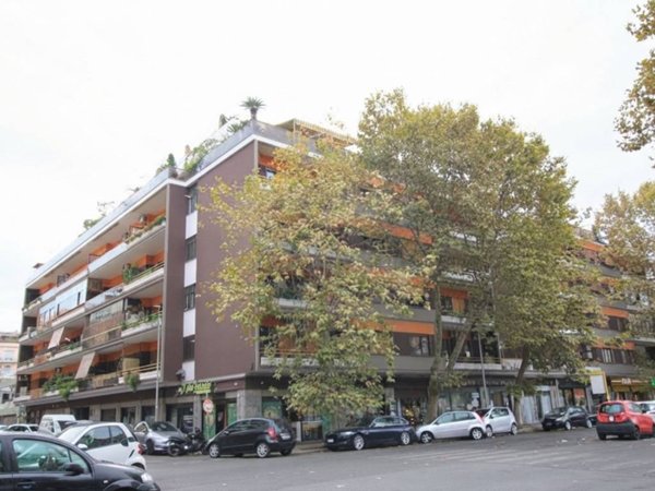appartamento in vendita a Roma in zona Ostia