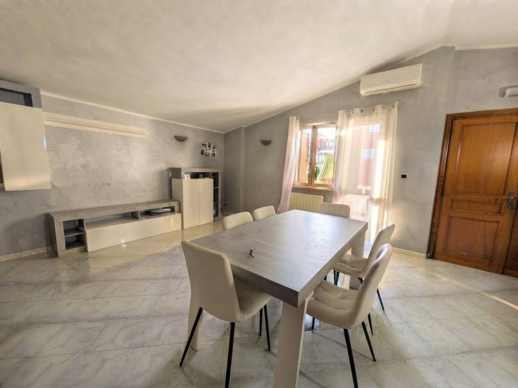 casa indipendente in vendita a Roma