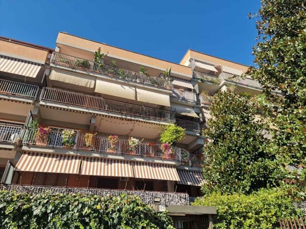 appartamento in vendita a Roma in zona EUR