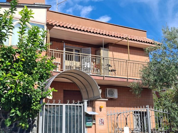 appartamento in vendita a Roma in zona Casal Morena