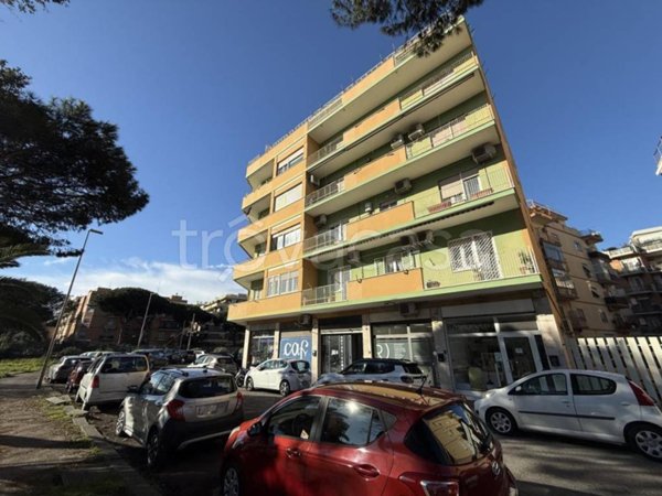 appartamento in vendita a Roma in zona Ostia
