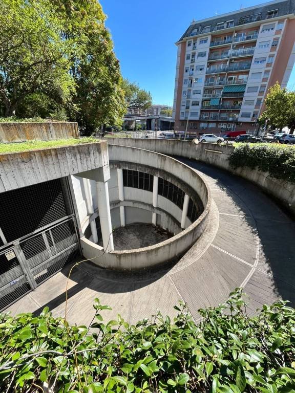 box auto in vendita a Roma in zona Trieste