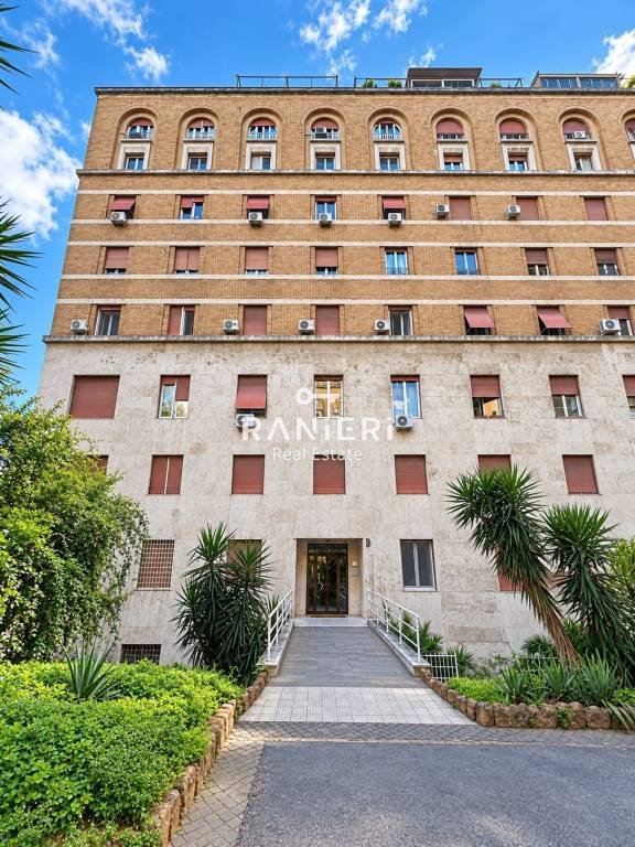 appartamento in vendita a Roma in zona Ostiense