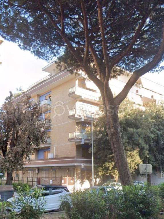 appartamento in vendita a Roma in zona Ostia