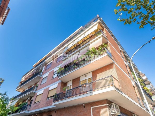 appartamento in vendita a Roma in zona Appio Claudio