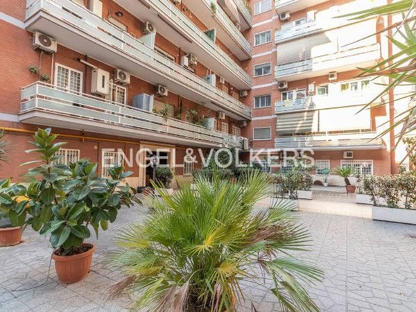appartamento in vendita a Roma in zona Portuense