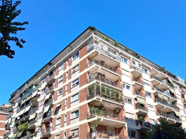 appartamento in vendita a Roma in zona Tuscolano