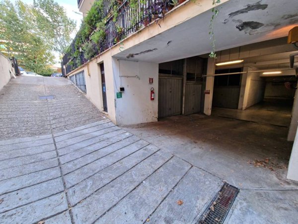 ufficio in vendita a Roma in zona Appio Claudio