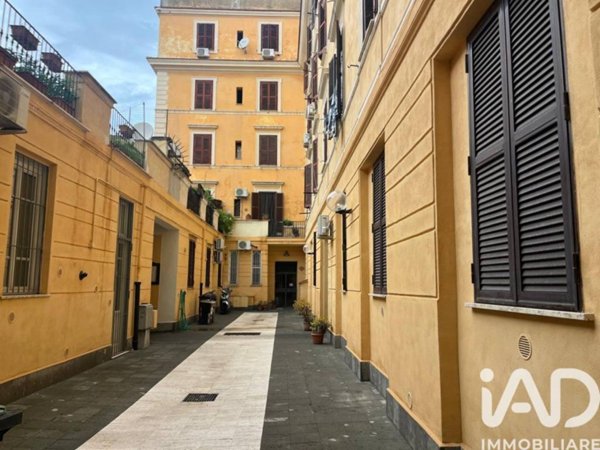 locale commerciale in vendita a Roma in zona Testaccio