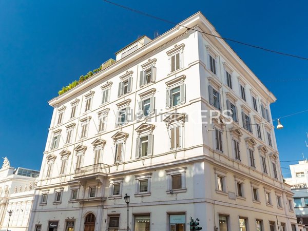 appartamento in vendita a Roma in zona Rione Monti/Campitelli