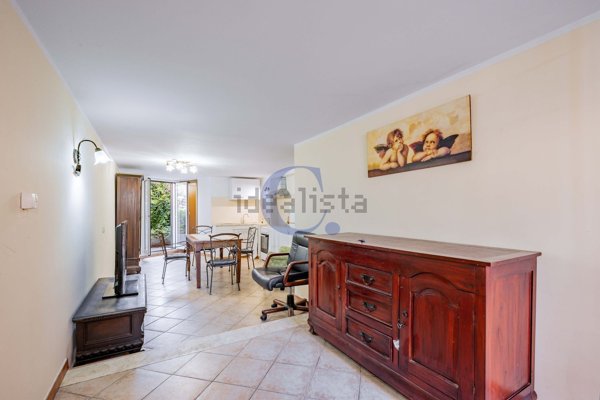 appartamento in vendita a Roma in zona Torre Angela