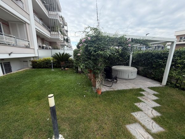 appartamento in vendita a Roma in zona Giuliano Dalmata