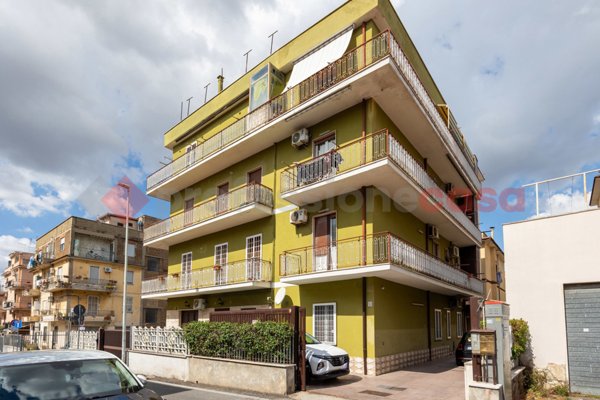 appartamento in vendita a Roma in zona Torre Angela