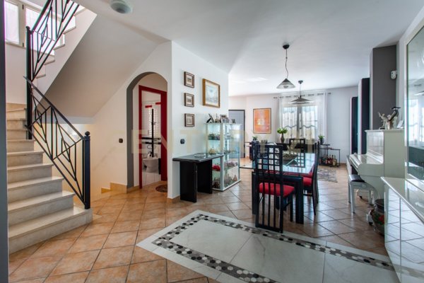 casa indipendente in vendita a Roma in zona Cesano