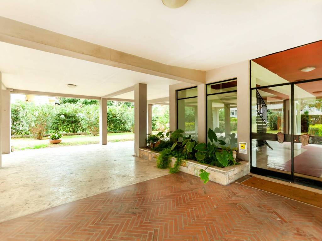 appartamento in vendita a Roma in zona EUR