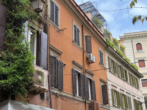 appartamento in vendita a Roma in zona Trastevere